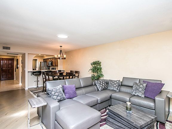 4th image of 1526 N Dorsey Ln