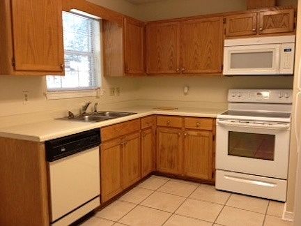 200A MAPLE OAKS KITCHEN