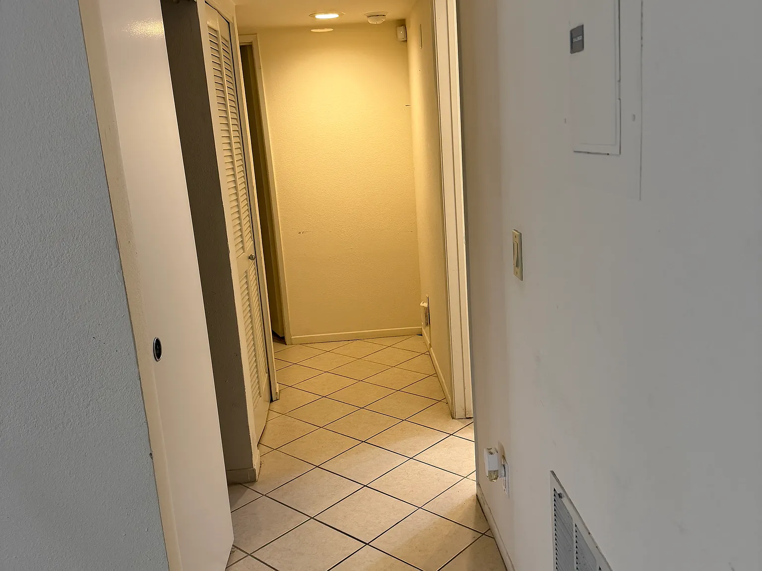2 bed, $1,400 — Photo 3