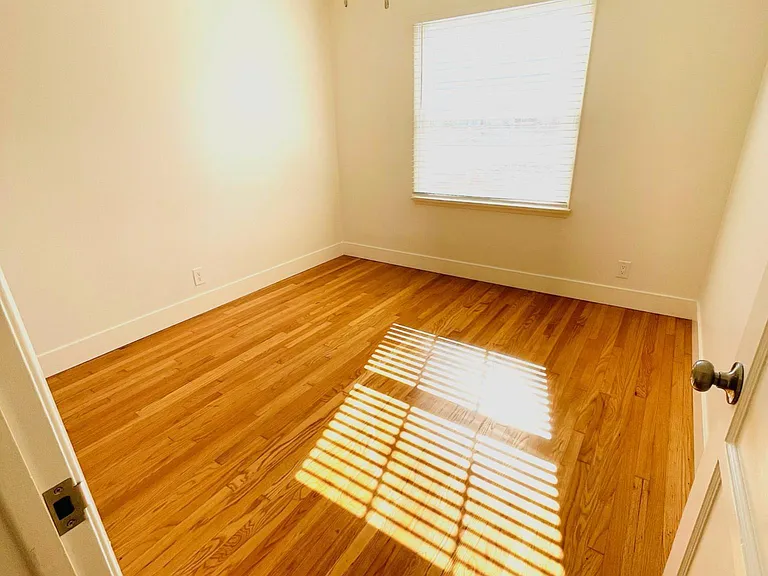 220 Argonne Ave #3 — Photo 11