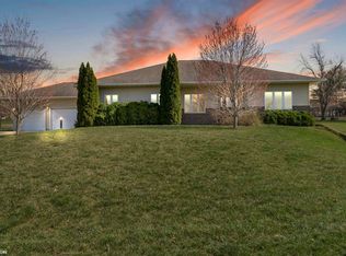 1712 Oakland Mills Rd, Mount Pleasant, IA 52641