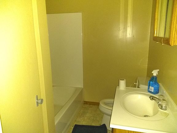 5th image of 607 W Wood St #1