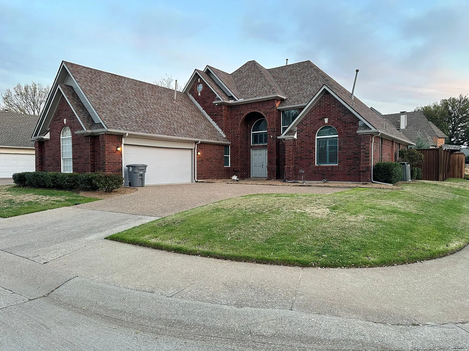 3 bed, 2350 sqft, $5,000 — Photo 1