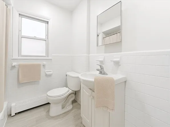 168 Carlton Avenue image 12 of 25