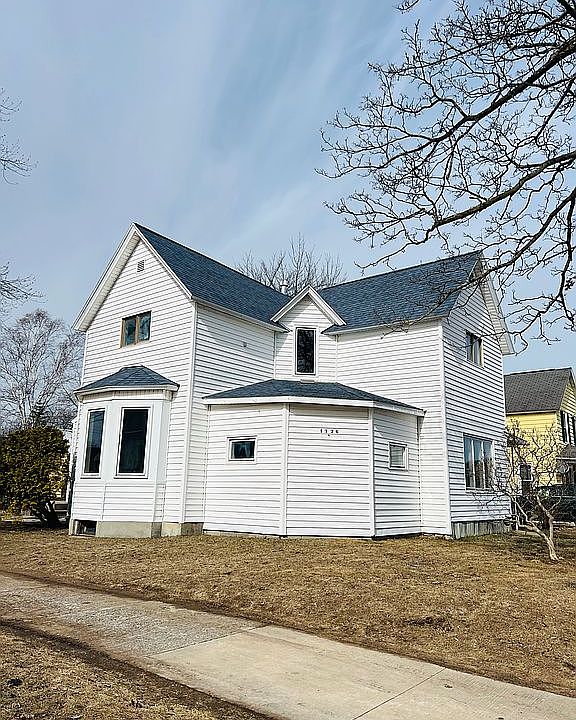 1st image of 1326 Michigan Ave