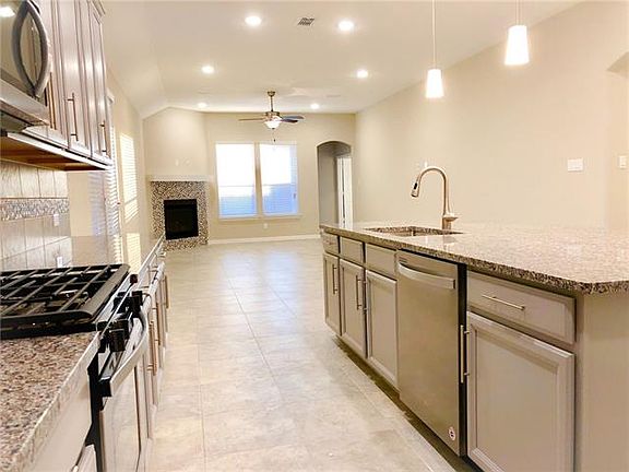 5th image of 2825 Barnsley Dr