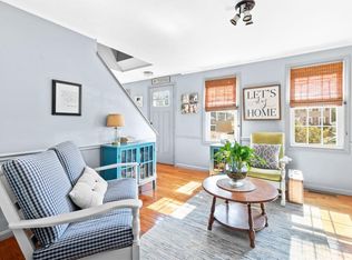 15 Sarah Ln, Warwick, RI 02889