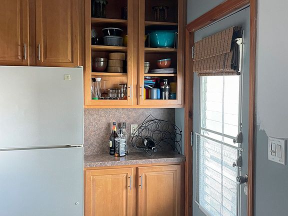 2nd image of 50 Rampasture Rd