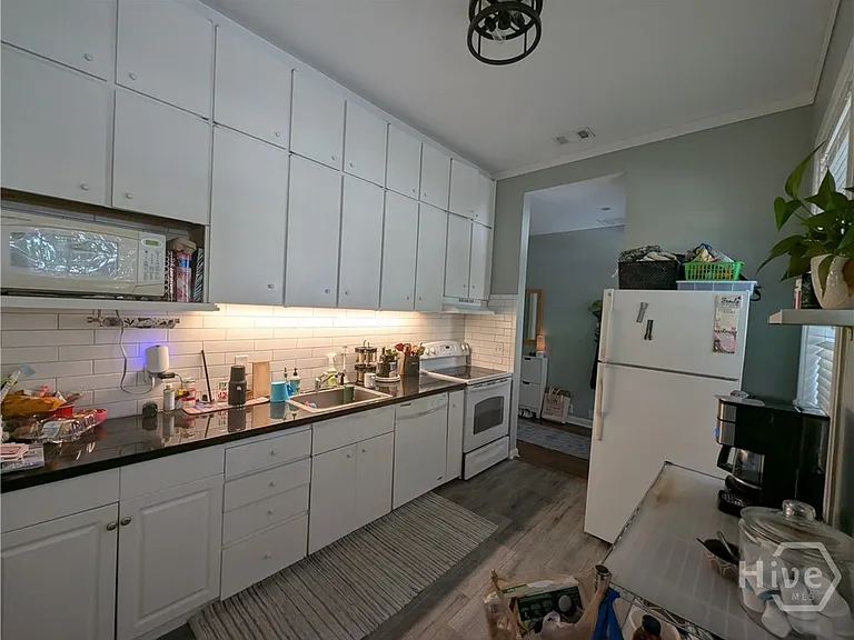 510 E State St — Photo 5