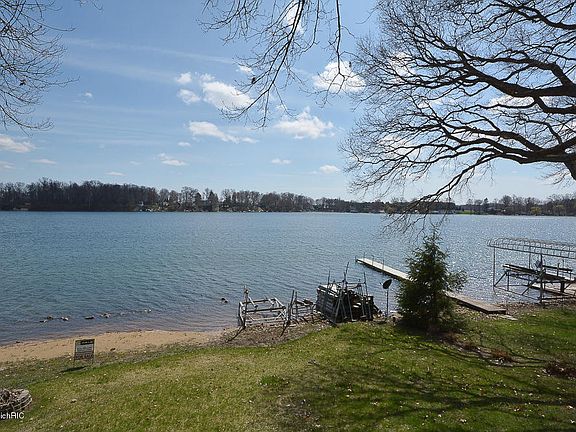 2nd image of 48349 Howard Dr
