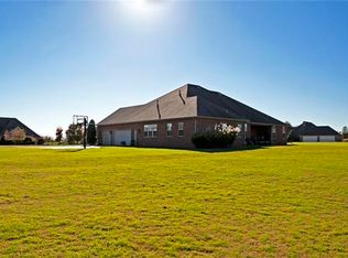 10801 Rosehaven Ln, Bentonville, AR 72712