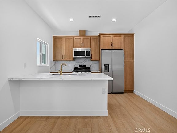 5th image of 2939 10th Ave