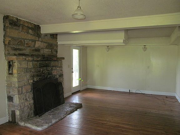 3rd image of 20559 N Highway 71