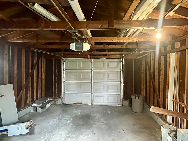 2645 Strong St — Photo 12