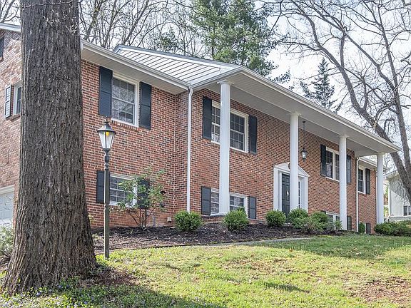 4th image of 6064 Steeplechase Dr
