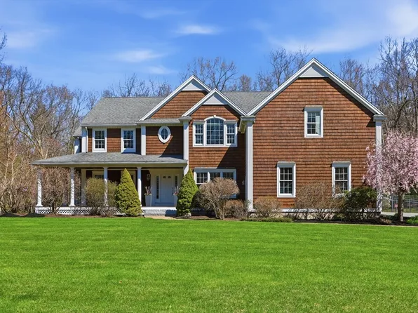3 Oak Knoll Rd, Carlisle, MA 01741