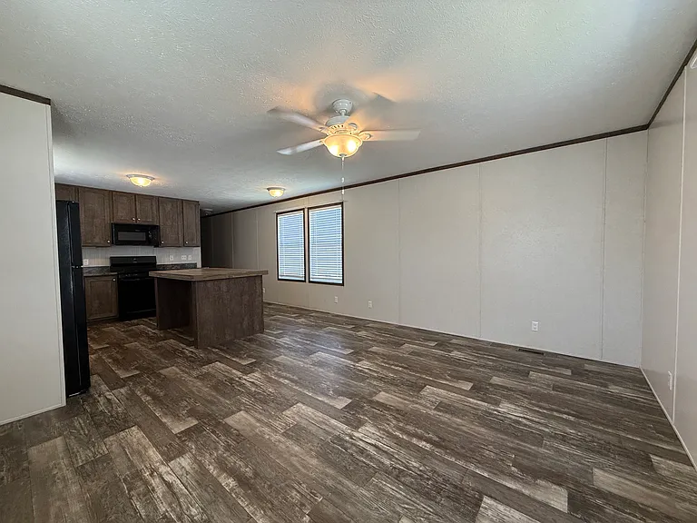 38000 Le Chateau Blvd #49 — Photo 3
