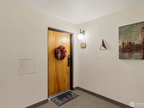 3rd image of 2021 N Laventure Road #103