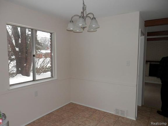5th image of 23655 Glencreek Dr