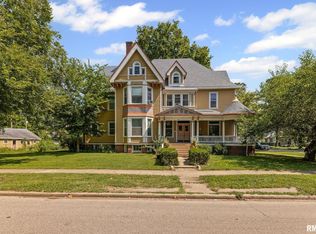 404 W Broadway, Centralia, IL 62801