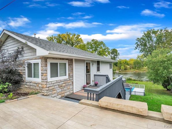 Zillow Lake Fenton Mi