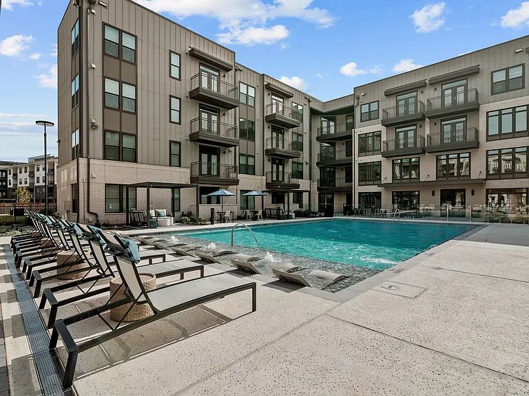 Lenox Katy Crossing — Photo 45