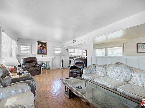 3rd image of 3871 La Salle Ave