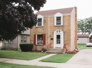 2913 Dwight St, Racine, WI 53403