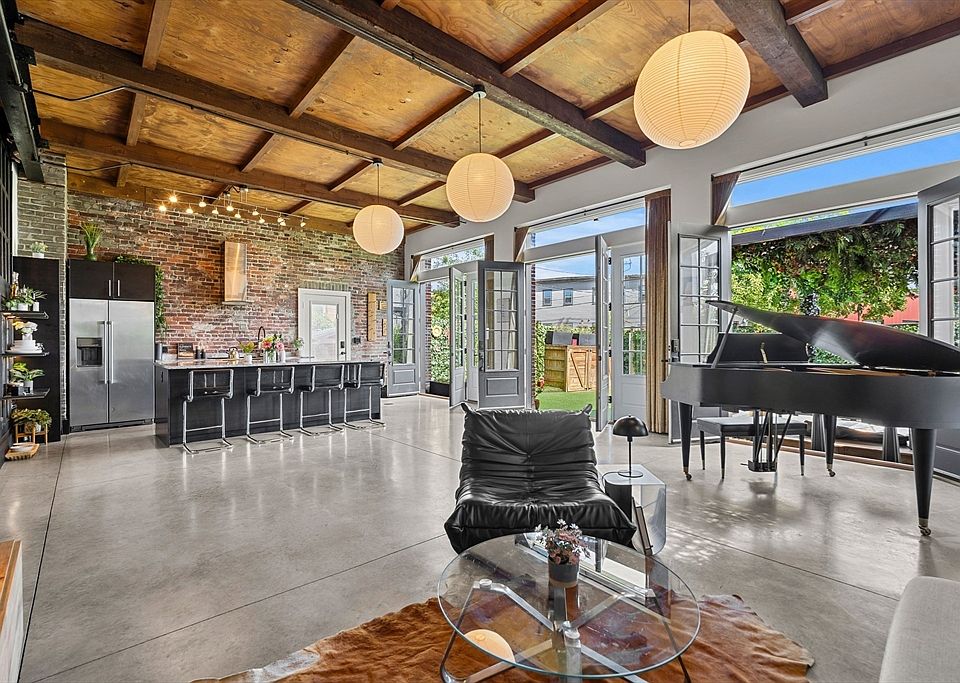 1st image of 114 Margin St #2