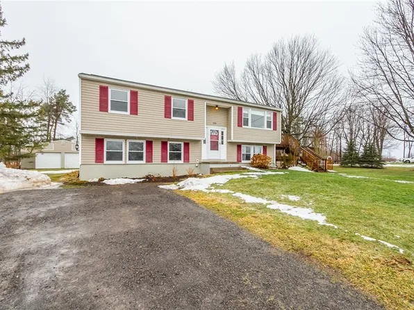 3783 White Rd, Marion, NY 14505