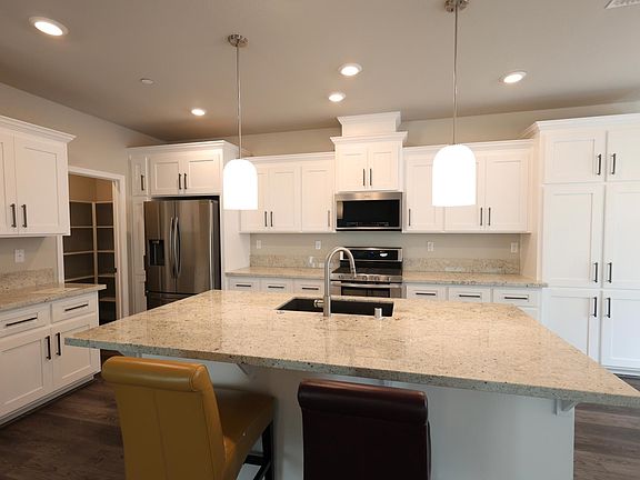 5th image of 5040 Cardero Way