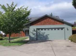 232 S 42nd St, Springfield, OR 97478
