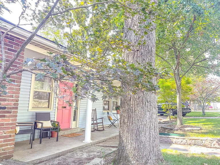 6401 Longwood Rd — Photo 33