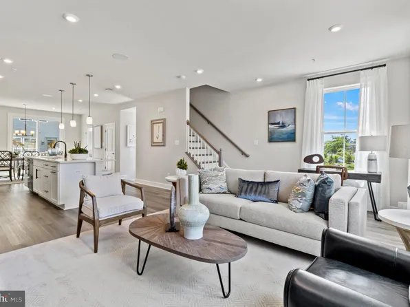 3407 Carnaby St, Hyattsville, MD 20781