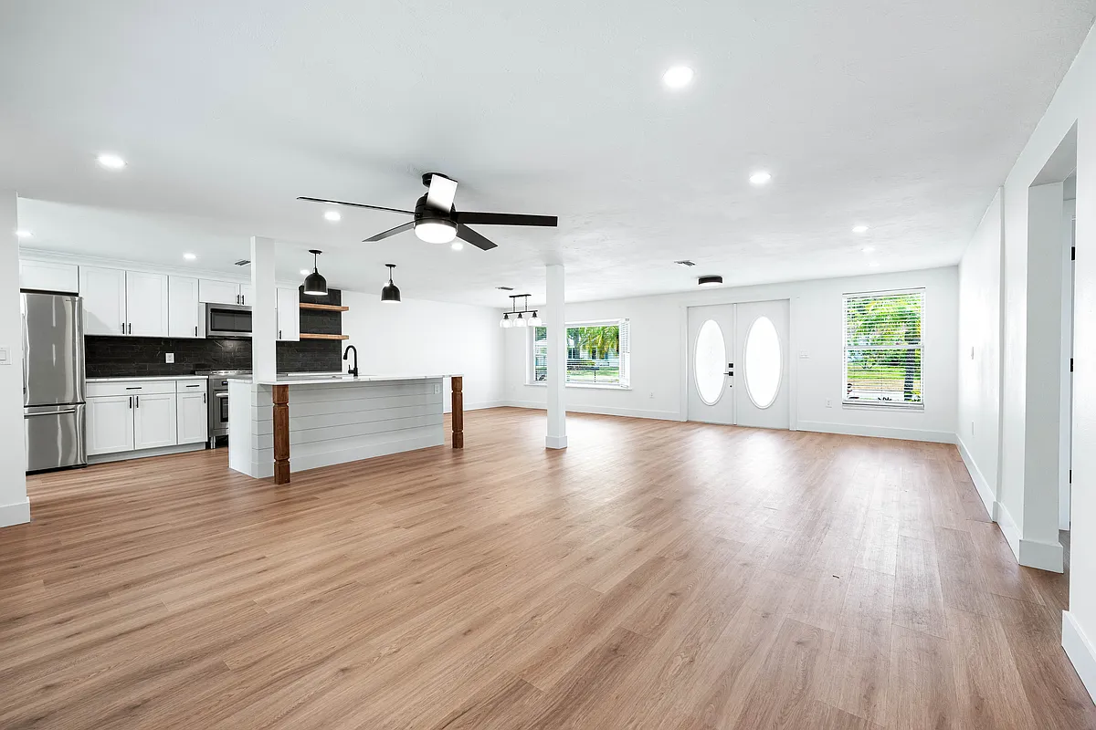 Building Photo - 738 Corwood Dr