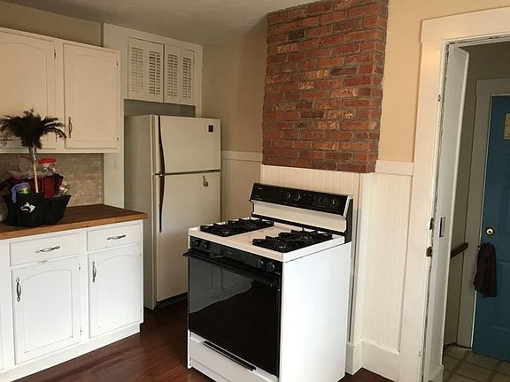 2nd image of 144 Winthrop Ave