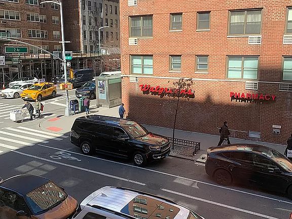 3rd image of 300 E 70th St APT 1C