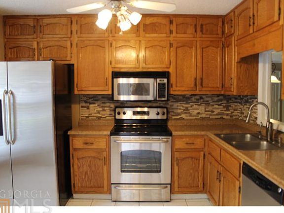 3rd image of 2848 Turnberry Ln SE