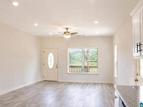 3rd image of 25 Edie St