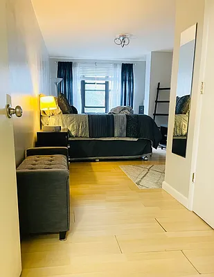 Rented by Cayenne Realty Group | media 9