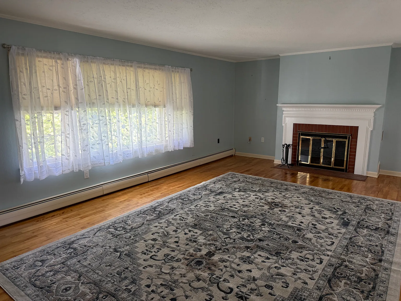 3 bed, 2416 sqft, $2,500 — Photo 3