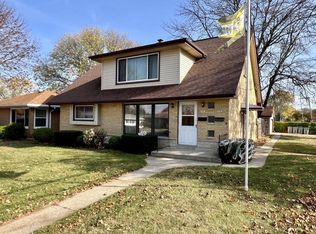 3674 S 77th St #3676, Milwaukee, WI 53220