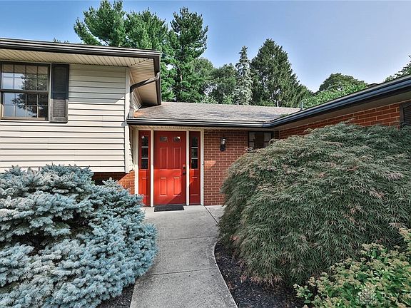 3rd image of 885 Fernshire Dr