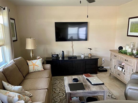 4th image of 401 De Grasse Pl APT 12