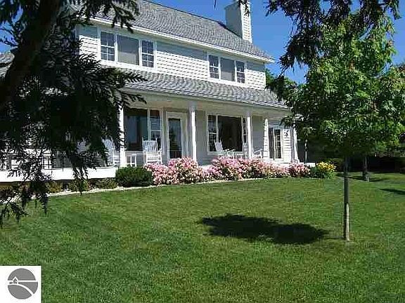 2nd image of 12850 Fairlane Dr