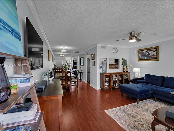 5th image of 9101 Sunrise Lakes Blvd APT 102