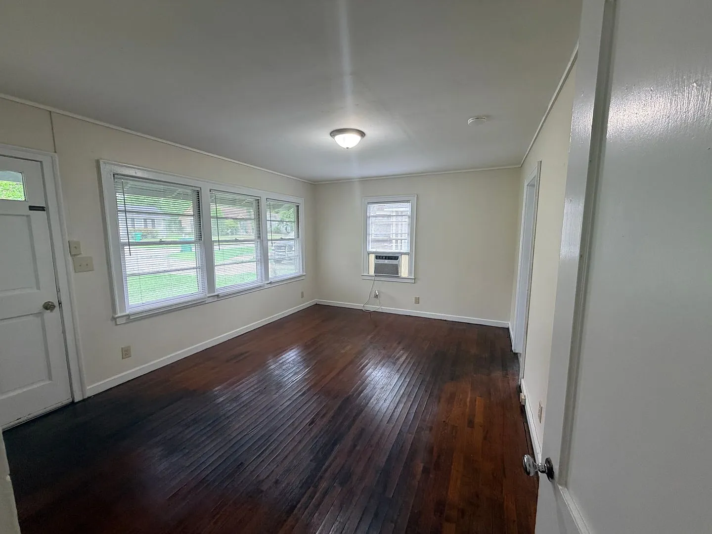 Charming 2-Bed, 1-Bath Home in the Heart of Valdosta! — Photo 3