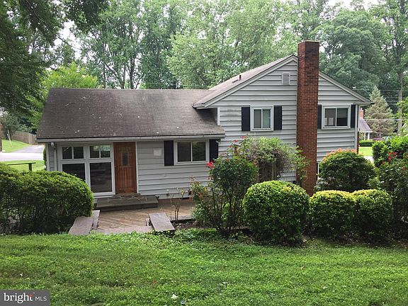 3rd image of 10824 Woodland Dr