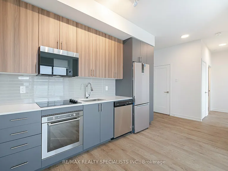 415 Main St W #703 — Photo 8