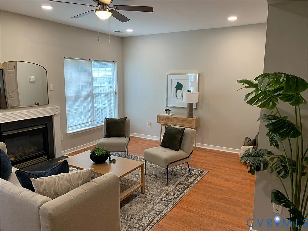 3 bed, 2.5 bath, 1452 sqft, $2,375 — Photo 4